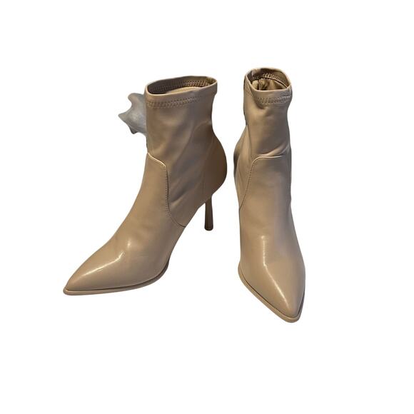 NWI Mia Stiletto Pointed Toe Nude/Tan Pull on Teyla Ankle Boot-11M - Picture 1 of 10
